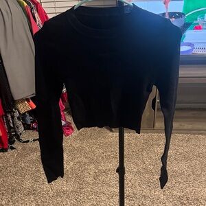 Black Crewneck Long-Sleeve Crop Top - Women
